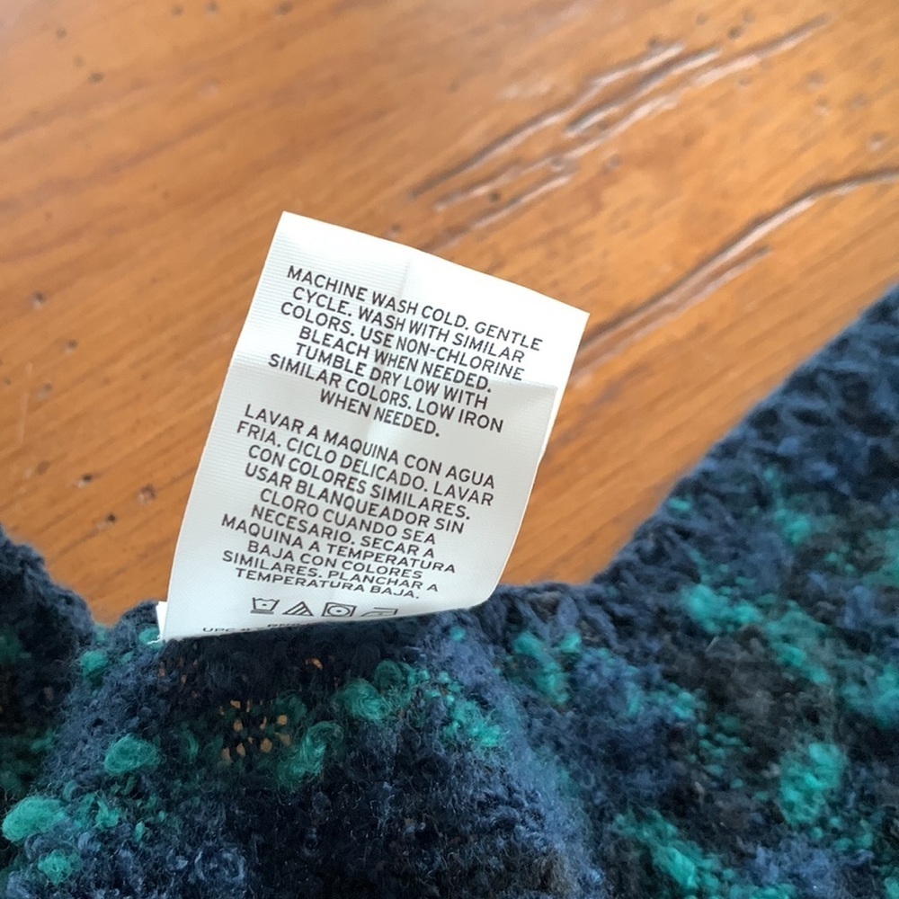 Woolrich Women’s Blue Green Black Plaid Poncho Shawl Wrap One Size Fits All - Picture 8 of 8